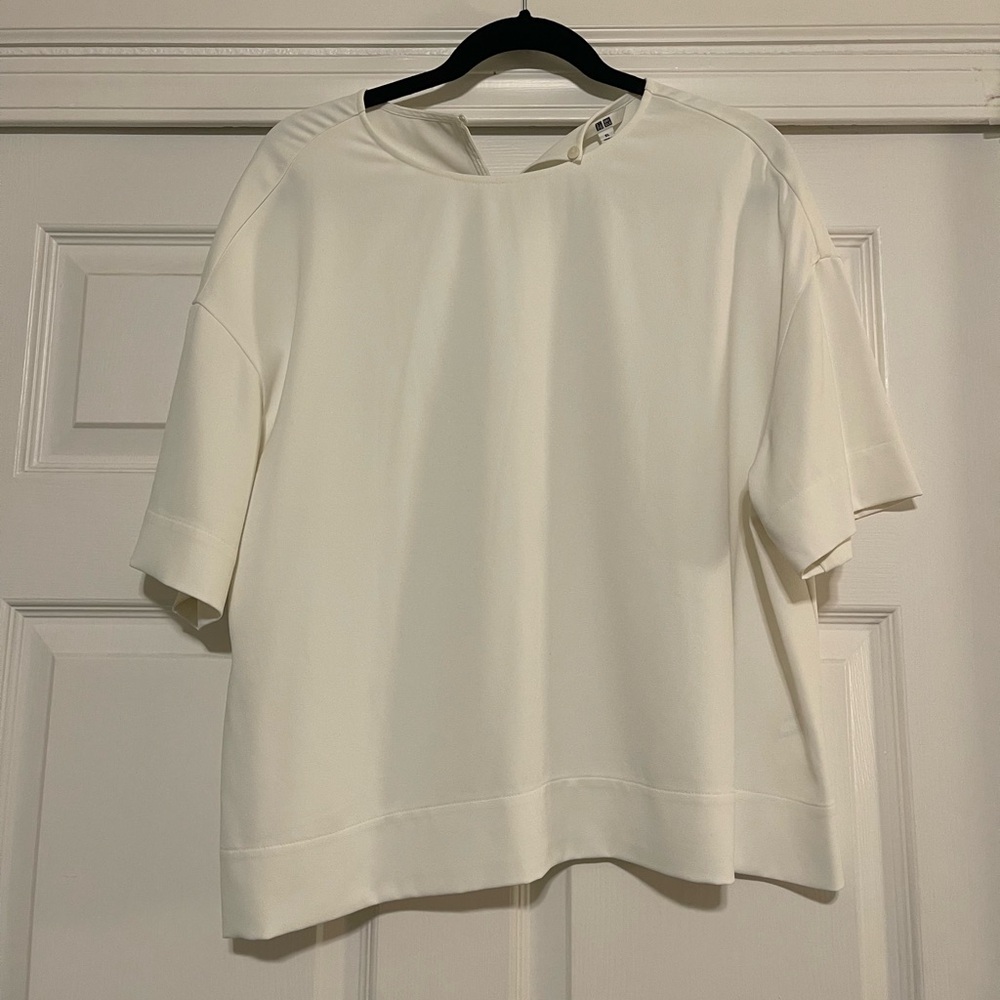 XL Uniqlo Elegant White Women's T Shirt Top
